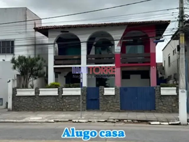 Casa 4 quartos e 3 banheiros, para alugar, no bairro Pontal em Ilhéus