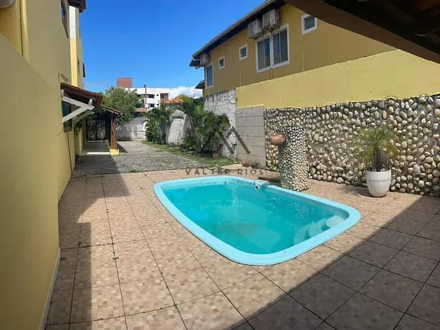 Casa 3 quartos e 3 banheiros, para alugar, no bairro Jardim Atlântico em Ilhéus
