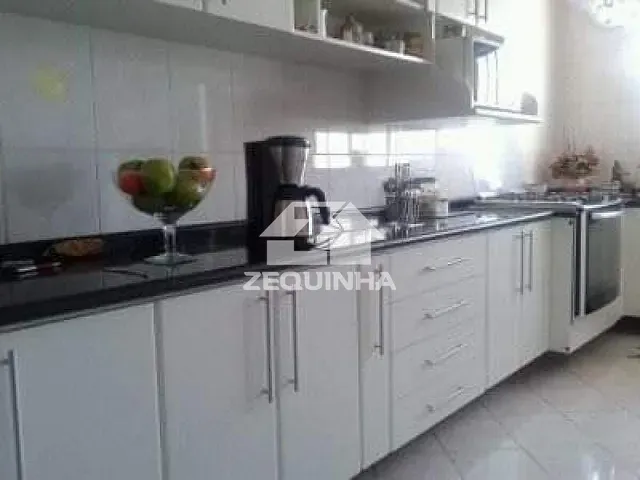 Casa com 125m² 4 quartos e 3 banheiros, à venda, no bairro Vila Yolanda em Osasco