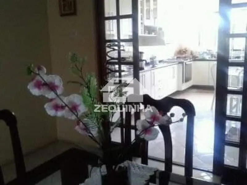 Casa, 4 quartos, 225 m² - Foto 3