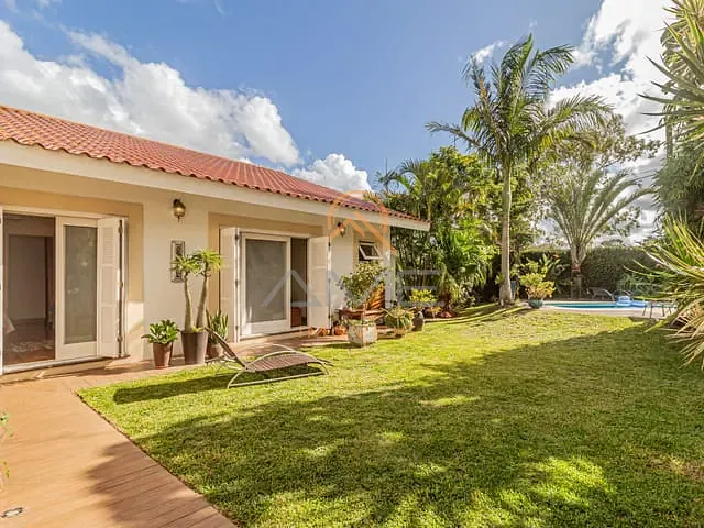 Casa 3 quartos e 4 banheiros, à venda, no bairro Laranjal em Pelotas