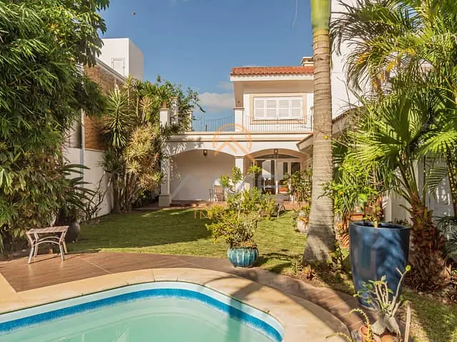 Casa 3 quartos e 4 banheiros, à venda, no bairro Laranjal em Pelotas