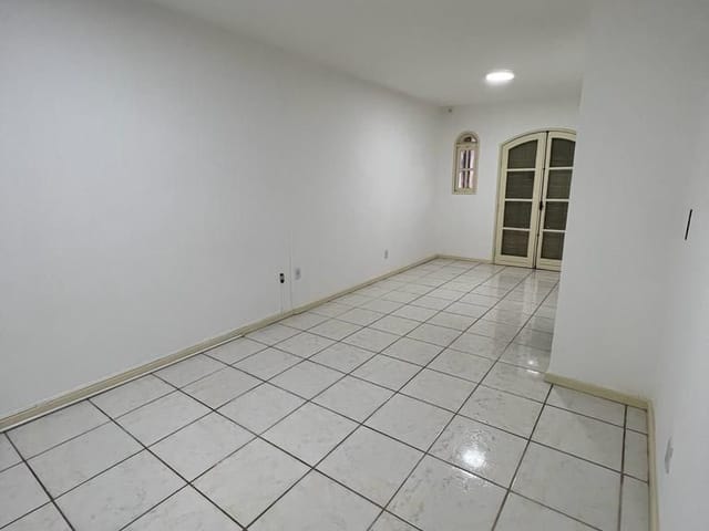 Casa com 76m² 3 quartos e 3 banheiros, à venda, no bairro Parque Aeroporto em Macaé