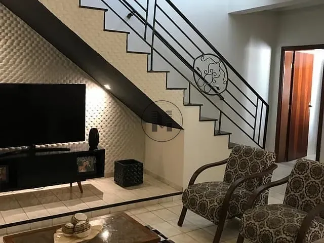 Casa com 250m² 4 quartos e 3 banheiros, à venda, no bairro Parque do Sol em Guaratinguetá