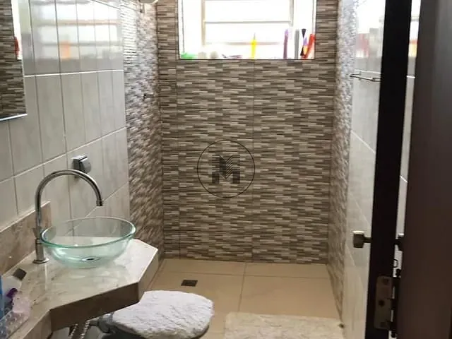 Casa com 250m² 4 quartos e 3 banheiros, à venda, no bairro Parque do Sol em Guaratinguetá