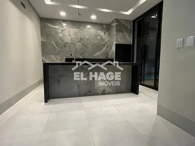 Casa com 268m² 3 quartos e 2 banheiros, à venda, no bairro Loteamento Salvador Costa Marques em Cuiabá
