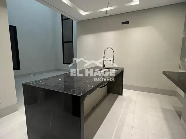 Casa com 268m² 3 quartos e 2 banheiros, à venda, no bairro Loteamento Salvador Costa Marques em Cuiabá
