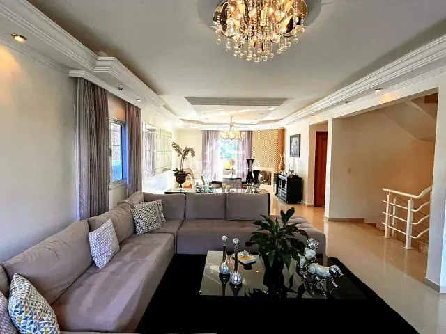 Casa com 370m² 5 quartos e 6 banheiros, à venda, no bairro São Paulo II em Cotia
