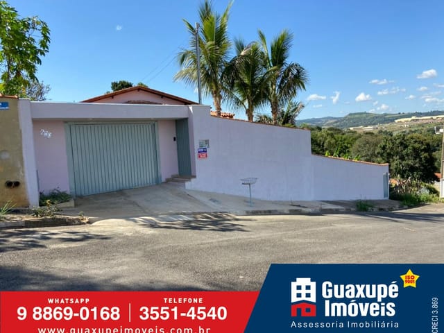 Foto do Casa - Casa residencial para Locação
Jardim Primavera, Guaxupé
Ótima Localização!
3 dormitórios sendo 1 suíte, 2 salas, Cozinha com Sala de Jantar, Lavanderia Coberta, Quintal grande e Garagem para 4 carros cobertos!!
238,00 m² construída | Guaxupé Imóveis Ltda