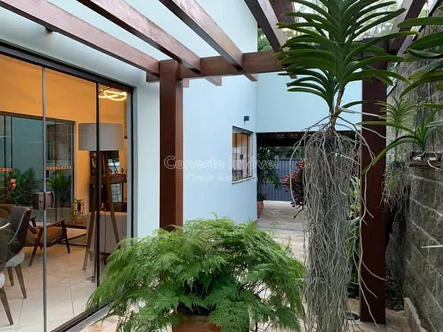 Casa com 450m² 3 quartos e 4 banheiros, à venda, no bairro Estância das Flores em Jaguariúna