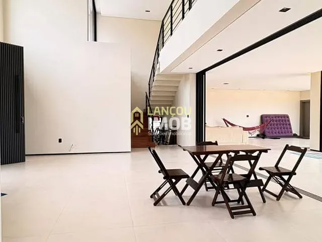 Casa com 404m² 4 quartos e 4 banheiros, à venda, no bairro Centro em Cabreúva