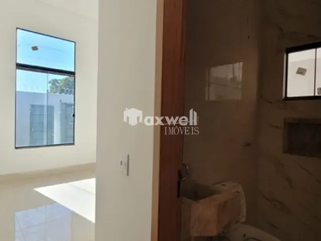 Casa com 190m² 3 quartos e 2 banheiros, à venda, no bairro Jardim Cristalino em Aparecida de Goiânia
