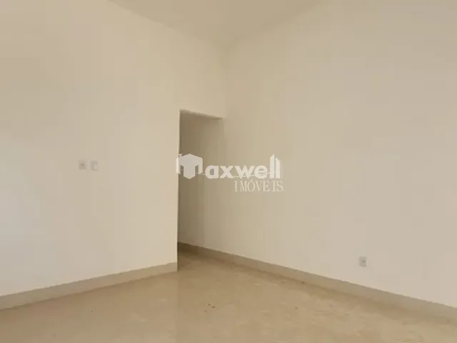 Casa com 190m² 3 quartos e 2 banheiros, à venda, no bairro Jardim Cristalino em Aparecida de Goiânia