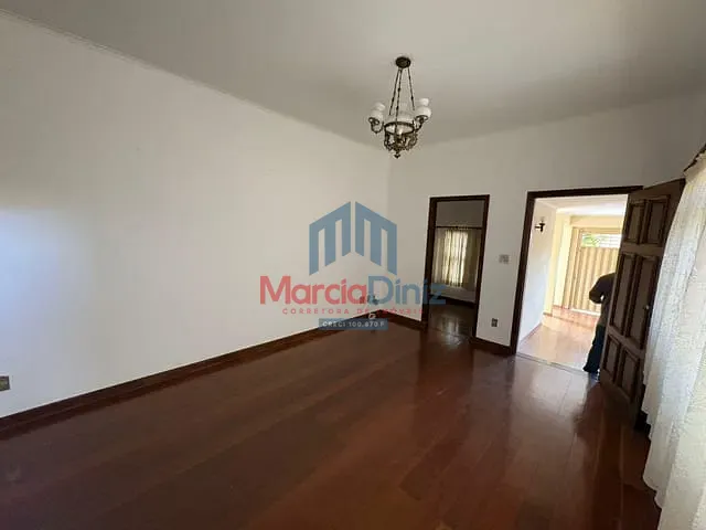 Casa 4 quartos e 1 banheiro, para alugar, no bairro Centro em Ituverava