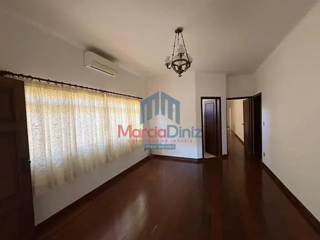 Casa 4 quartos e 1 banheiro, para alugar, no bairro Centro em Ituverava