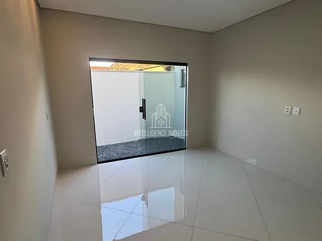 Casa com 180m² 3 quartos e 2 banheiros, à venda, no bairro Jardim Universitário em Cuiabá