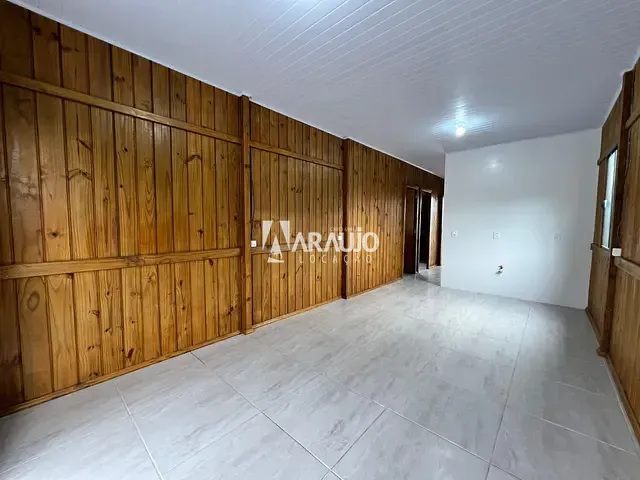 Casa com 100m² 2 quartos e 1 banheiro, para alugar, no bairro Espinheiros em Itajaí