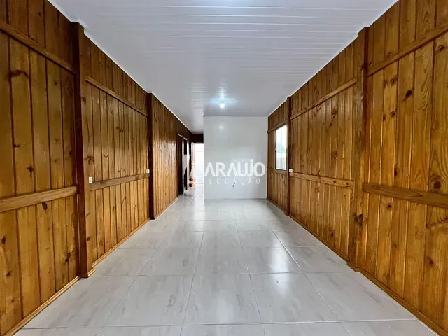 Casa com 100m² 2 quartos e 1 banheiro, para alugar, no bairro Espinheiros em Itajaí