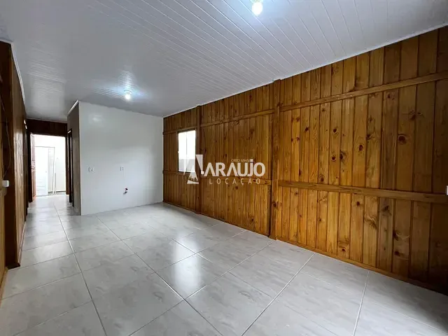 Casa com 100m² 2 quartos e 1 banheiro, para alugar, no bairro Espinheiros em Itajaí