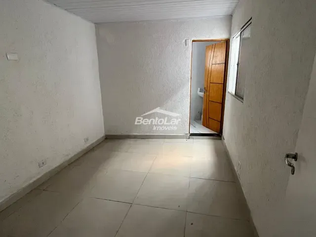 Casa com 38m² 1 quarto e 1 banheiro, para alugar, no bairro Sítio do Piqueri em São Paulo