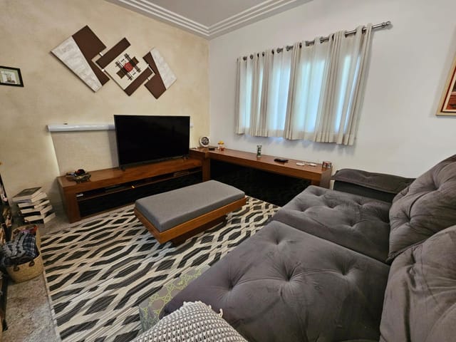 Casa 4 quartos e 5 banheiros, à venda, no bairro Cidade Parquelandia em Mogi das Cruzes
