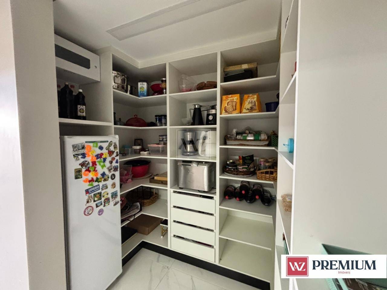 Casa à venda com 4 quartos, 362m² - Foto 13
