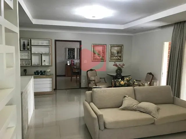 Casa 4 quartos e 5 banheiros, à venda, no bairro Cidade Jardim em Pirassununga