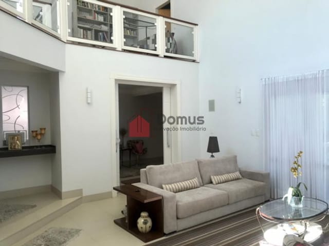 Casa com 700m², à venda, no bairro Parque das Nações em Pindamonhangaba
