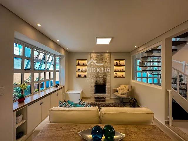 Casa com 159m² 3 quartos e 4 banheiros, à venda, no bairro Chácara Pavoeiro em Cotia