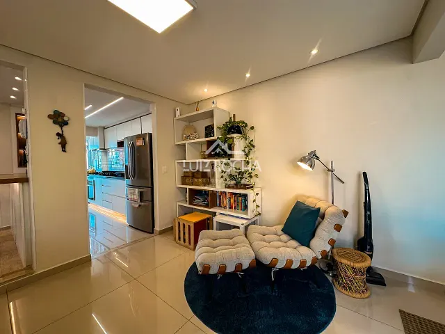 Casa com 159m² 3 quartos e 4 banheiros, à venda, no bairro Chácara Pavoeiro em Cotia