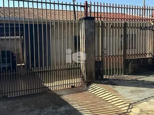 Casa com 277m² 3 quartos e 2 banheiros, à venda, no bairro Conjunto Habitacional Santiago em Rolândia