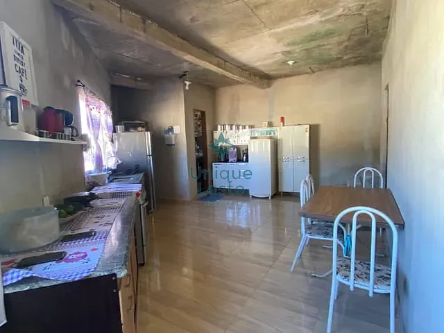 Casa 2 quartos e 1 banheiro, à venda, no bairro Jardim Vitória em Belo Horizonte