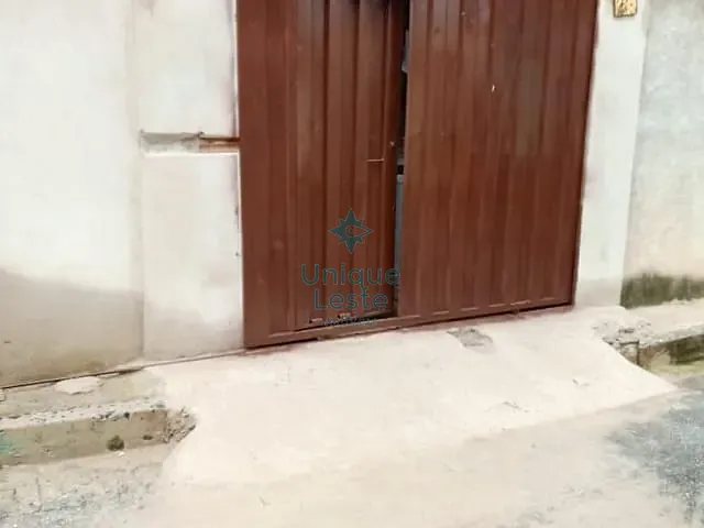 Casa 2 quartos e 1 banheiro, à venda, no bairro Jardim Vitória em Belo Horizonte