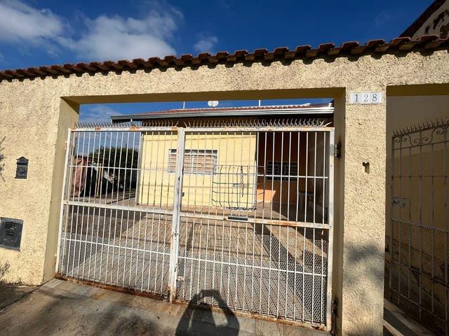 Casa com 330m² 2 quartos e 1 banheiro, à venda, no bairro Jardim Santa Rosa em Campinas