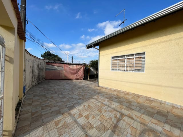 Casa com 330m² 2 quartos e 1 banheiro, à venda, no bairro Jardim Santa Rosa em Campinas