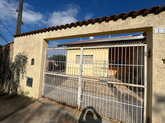 Casa com 330m² 2 quartos e 1 banheiro, à venda, no bairro Jardim Santa Rosa em Campinas