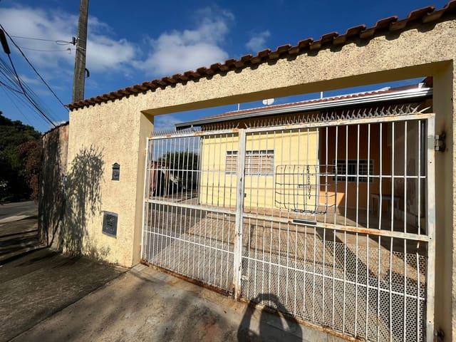 Casa com 330m² 2 quartos e 1 banheiro, à venda, no bairro Jardim Santa Rosa em Campinas