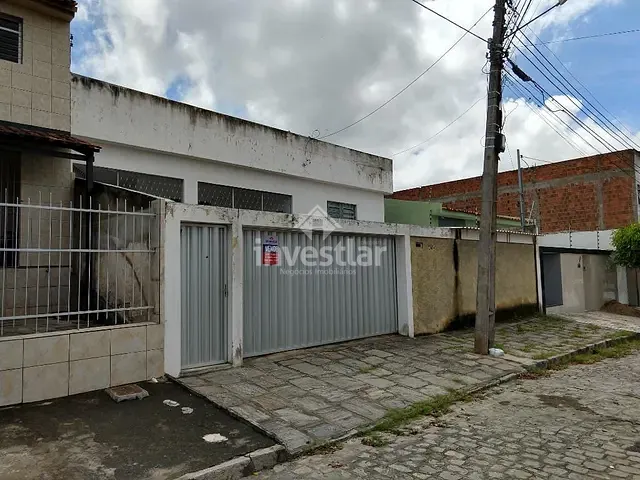Casa com 420m² 4 quartos e 3 banheiros, à venda, no bairro Alto Branco em Campina Grande