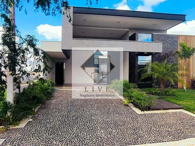 Casa 3 quartos e 4 banheiros, à venda, no bairro Parque dos Pinheiros em Nova Odessa
