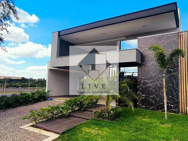 Casa 3 quartos e 4 banheiros, à venda, no bairro Parque dos Pinheiros em Nova Odessa
