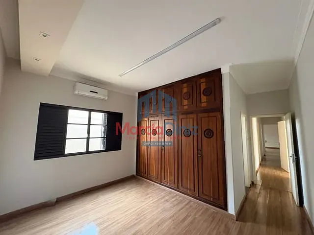 Casa 3 quartos e 2 banheiros, para alugar, no bairro Centro em Ituverava