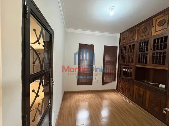Casa 3 quartos e 2 banheiros, para alugar, no bairro Centro em Ituverava