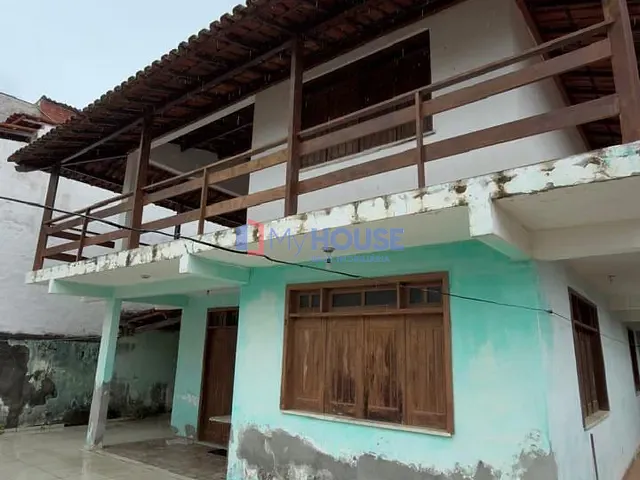 Casa 4 quartos e 3 banheiros, à venda, no bairro Olivença em Ilhéus