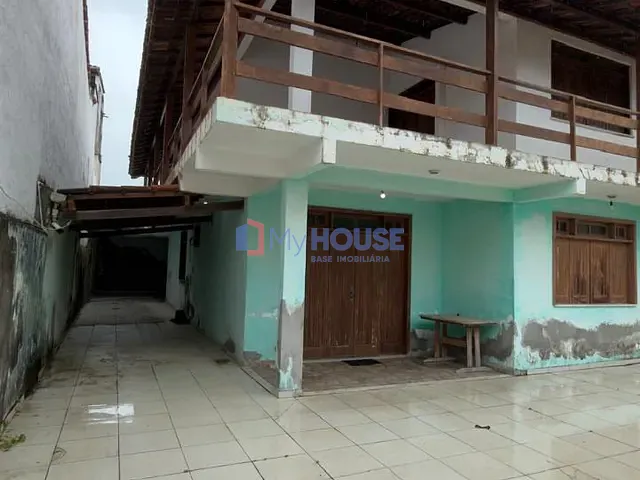 Casa 4 quartos e 3 banheiros, à venda, no bairro Olivença em Ilhéus