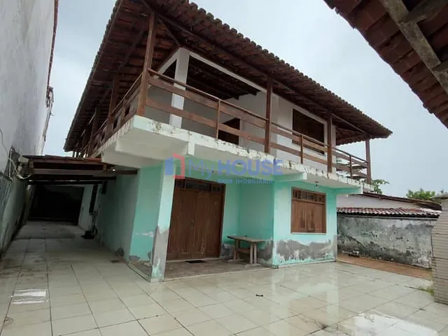 Casa 4 quartos e 3 banheiros, à venda, no bairro Olivença em Ilhéus