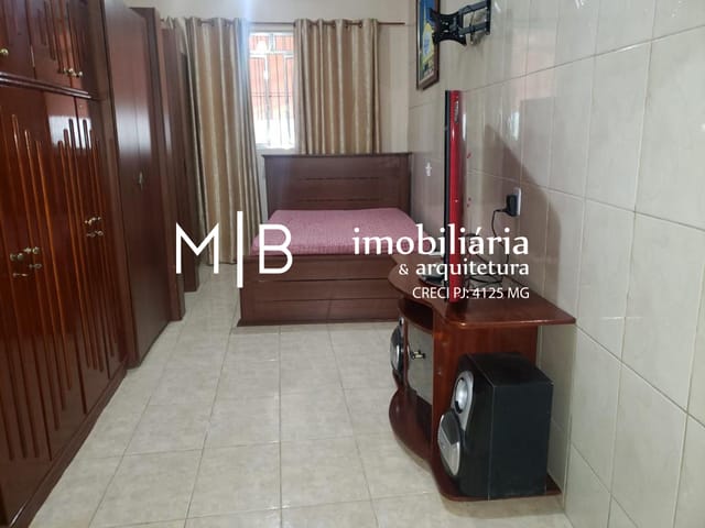 Casa com 380m² 4 quartos e 2 banheiros, à venda, no bairro BOM PASTOR em CATAGUASES