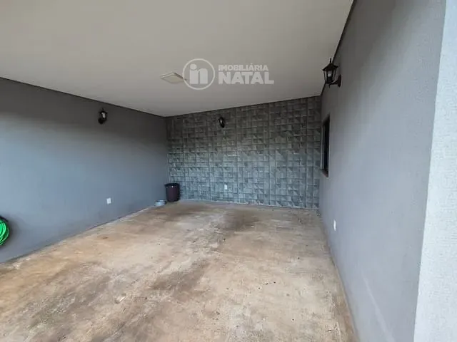 Casa 2 quartos e 2 banheiros, à venda, no bairro Shangri-lá B em Londrina