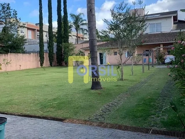 Casa com 1530m² 5 quartos e 6 banheiros, à venda ou para alugar, no bairro Vila Oliveira em Mogi das Cruzes