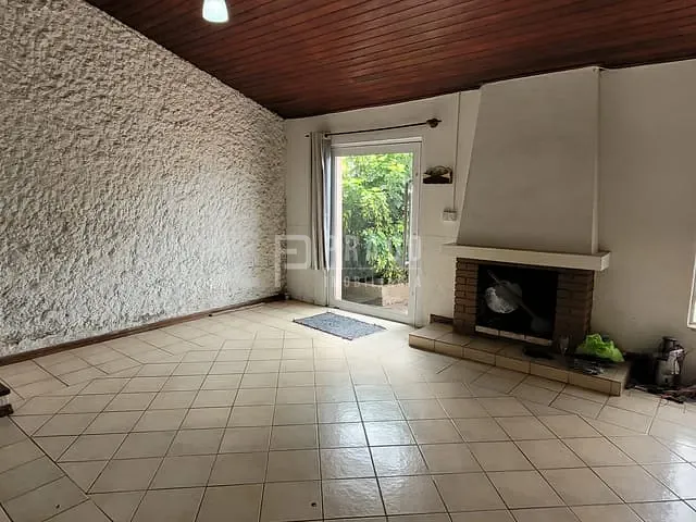 Casa 3 quartos e 5 banheiros, à venda, no bairro Três Vendas em Pelotas