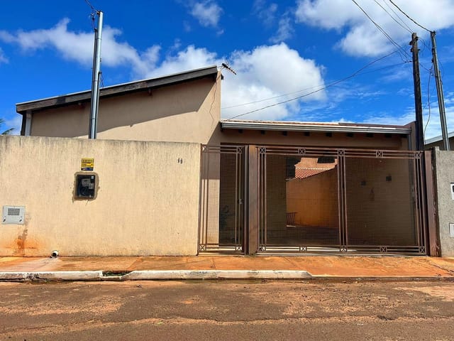 Casa 2 quartos e 2 banheiros, à venda, no bairro Centenário em Campo Grande